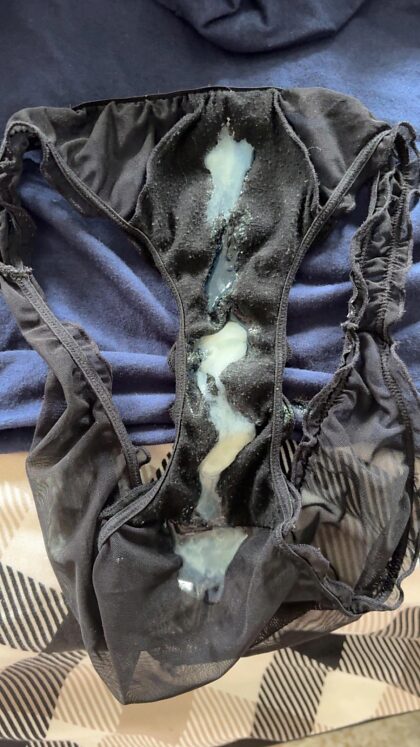 La biancheria intima da sgualdrina è un anello per il pene fantastico