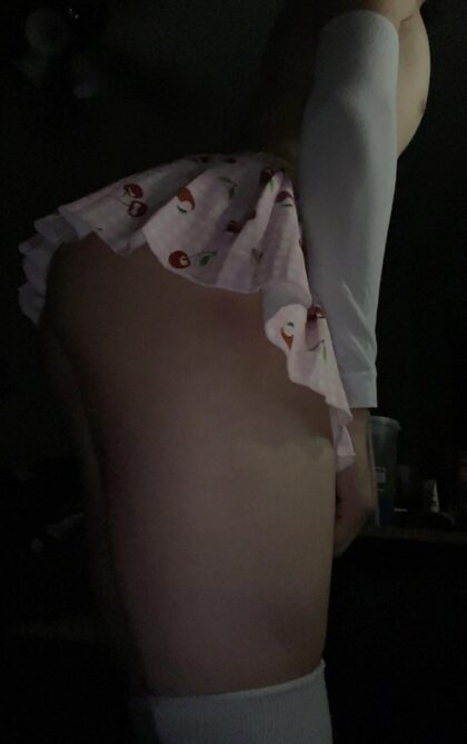 Mes potes n'arrêtent pas de dire qu'ils veulent que je sois leur poubelle à sperme :(