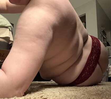 J'adore acheter des culottes parce que cela signifie que je peux les montrer.
