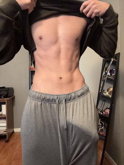 C'est pourquoi j'aime porter des sweats gris en public