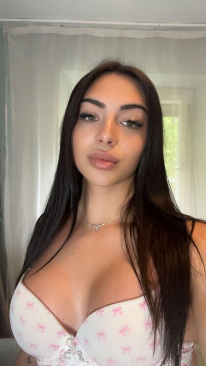 Ever wondered what a Latina girl tasted like