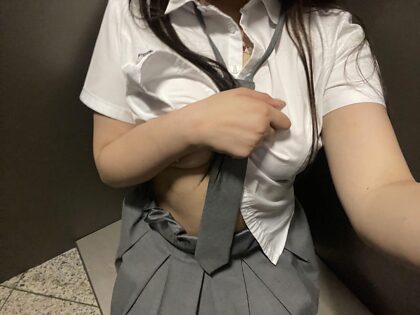 faites défiler pour voir des seins chinois