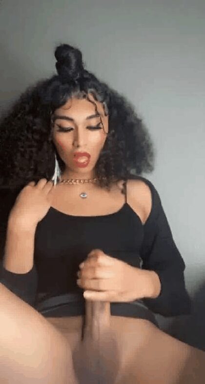 Choisissez 3 gifs de la superbe Luma Lavont !