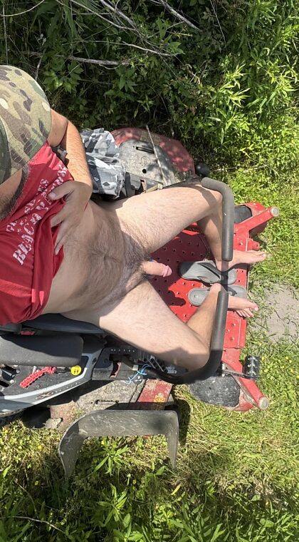 Service de pelouse Naked Daddy