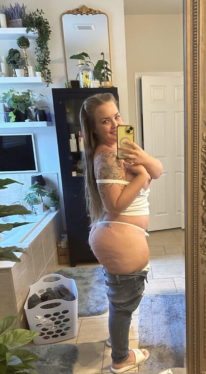 Old, yes still fuckable, absolutely. Curvy mom bod 41 mom of 4
