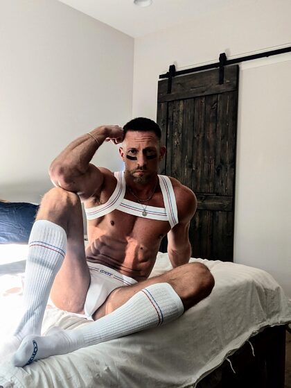 Vous voulez laisser un bodybuilder de 1,88 m vous dominer ?