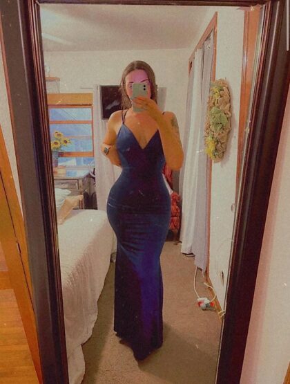 Curvy met kleren aan, maar ronder zonder kleren lol