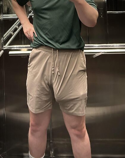 Gli shorts sono rischiosi in questi giorni