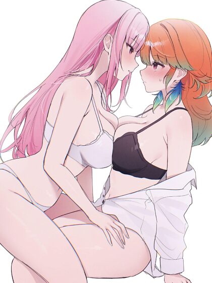 Calli et Kiara en sous-vêtements