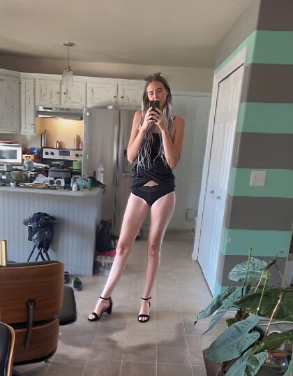 Ma robe est-elle trop courte pour mes longues jambes de maman de 1,85 m ?