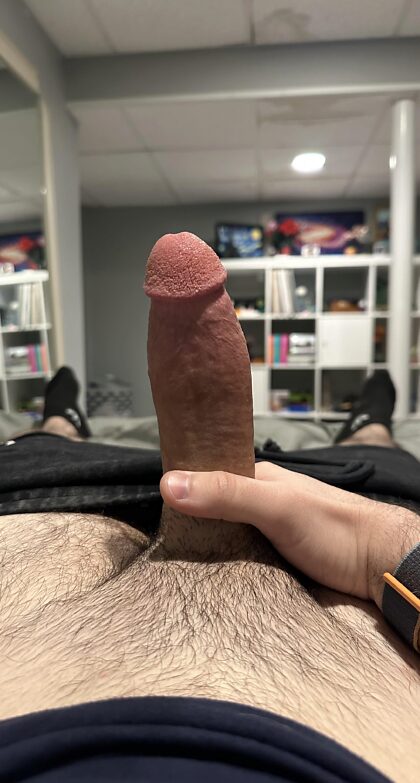 Je vais commencer à devenir folle. J'ai tellement besoin d'un homme