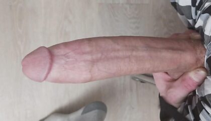 18 ans très bien membré