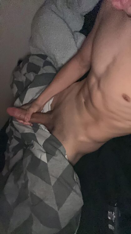 Savoir que quelqu'un regarde ça fait palpiter ma bite