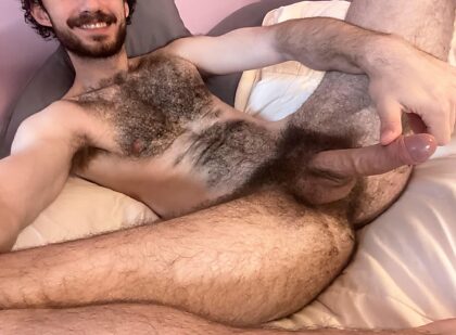 Tu veux passer la journée nue au lit avec moi ?