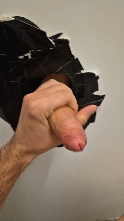 Les rencontres universitaires d'hier au Gloryhole... ces bites étaient incroyables !!