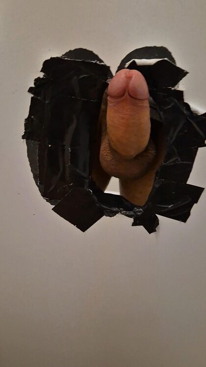 Les rencontres universitaires d'hier au Gloryhole... ces bites étaient incroyables !!