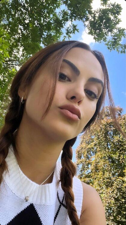 Camila Mendes
