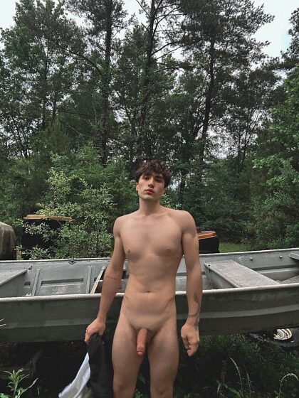 Pour tous ceux qui me disent de me mettre complètement nue, avez-vous des idées pour rendre mes photos plus intéressantes ?