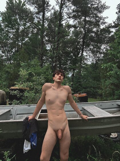 Pour tous ceux qui me disent de me mettre complètement nue, avez-vous des idées pour rendre mes photos plus intéressantes ?