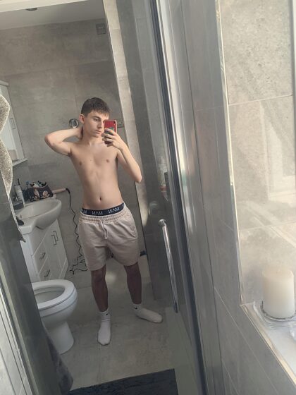Faites glisser pour me voir me déshabiller