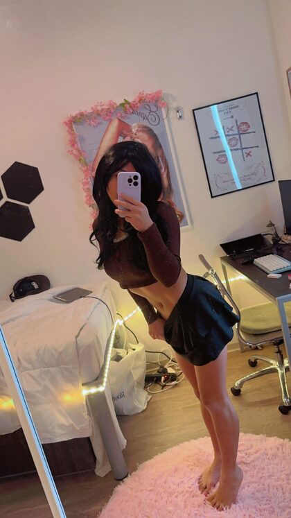 Femboys de 1,62 m que ficam lindos de minissaia são o seu tipo?