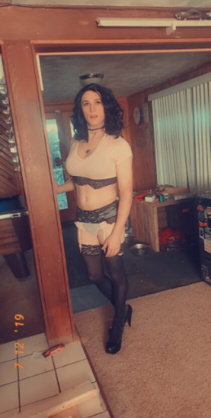 #SD sissy souhaite vraiment avoir un papa pour faire de moi le meilleur cadeau de fête qui soit !!