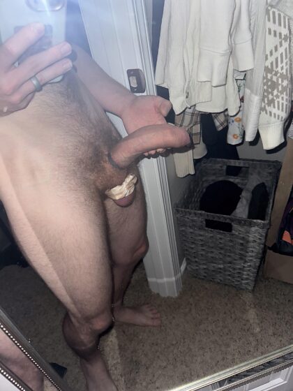 你喜欢我的粗鸡巴吗？  把包皮拉回来