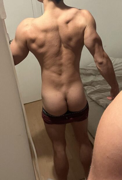 Notez mes petites fesses de 1 à 10