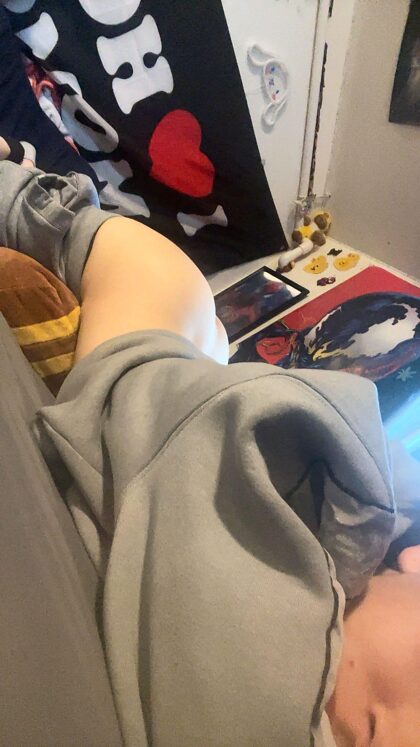 Ce cul de 18 ans a besoin d'une bonne raclée.
