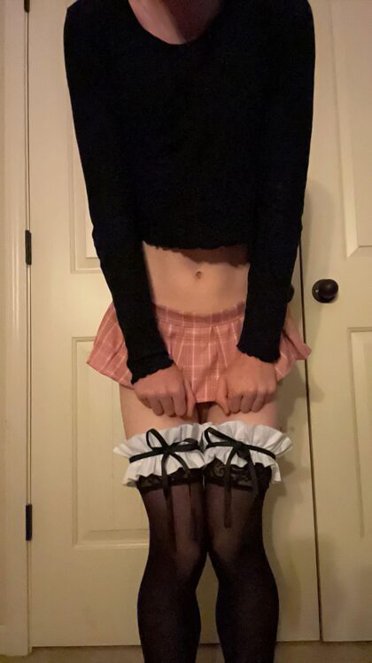 #GA Femboy recherche un papa très dominant pour gâcher ma journée