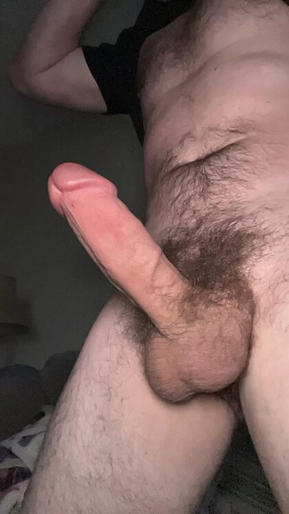 Qui s'occupe de ma bite et de mes couilles poilues ?