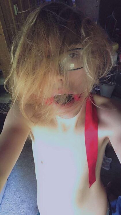 [USA]#WI-baise-moi la cervelle et lave-moi le cerveau pour que je devienne ta femme gothique salope ;)