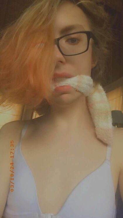 [USA]#WI-baise-moi la cervelle et lave-moi le cerveau pour que je devienne ta femme gothique salope ;)
