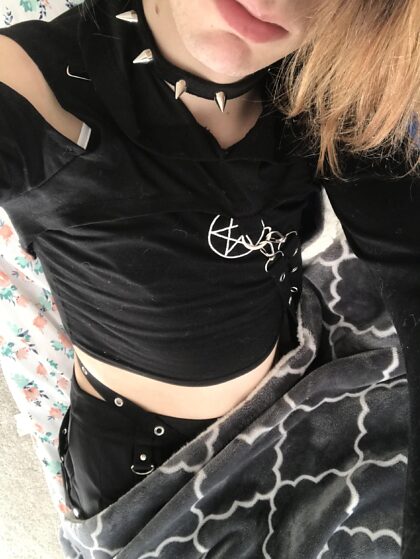 [USA]#WI-baise-moi la cervelle et lave-moi le cerveau pour que je devienne ta femme gothique salope ;)