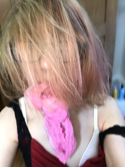 [USA]#WI-baise-moi la cervelle et lave-moi le cerveau pour que je devienne ta femme gothique salope ;)