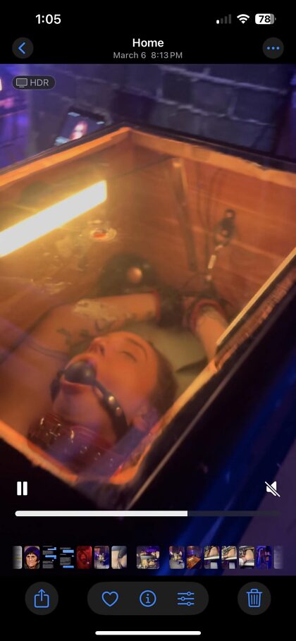 Ik heb wat gaten in een doos gesneden.  Ik heb wat folie op een stuk plexiglas gelegd.  Bam.  Op maat gemaakte sodomiedoos.
