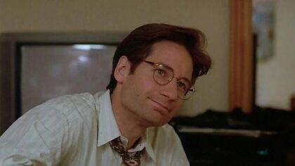 J'ai revu X-Files. Oh, David Duchovny des années 90 avec des lunettes