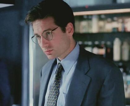 J'ai revu X-Files. Oh, David Duchovny des années 90 avec des lunettes