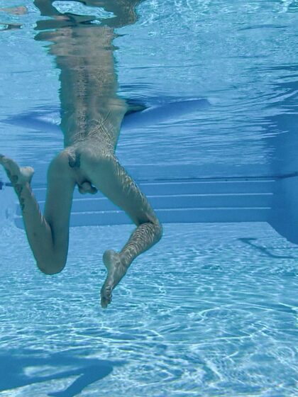 Tu veux passer du temps avec moi dans la piscine ?