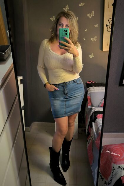 ヌード写真をひたすら送ったら、オナニーしてくれますか？ 50f