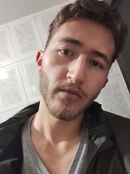 Ma barbe me va-t-elle ou dois-je me raser ?