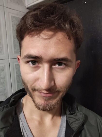Ma barbe me va-t-elle ou dois-je me raser ?