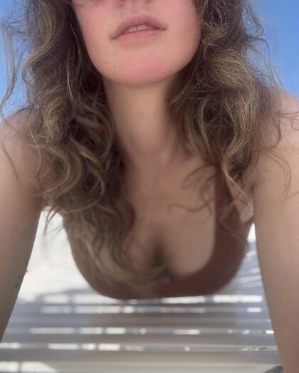 Je travaille sur mes lignes de bronzage