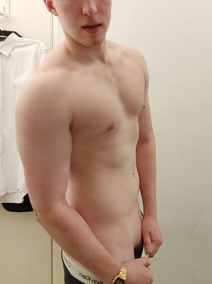 Tu me préfères habillée ou nue ?