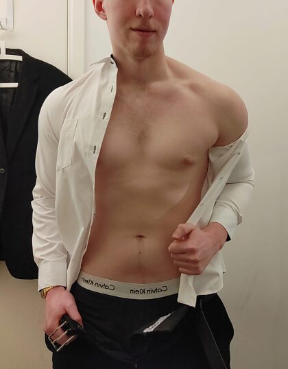 Tu me préfères habillée ou nue ?