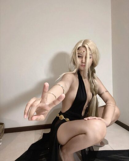 Annie Leiによるマリカ女王のコスプレ