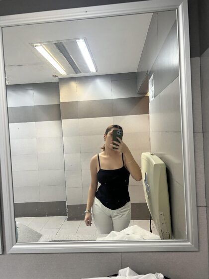 Parfois, c'est amusant de ne pas porter de soutien-gorge au travail... Même à l'hôpital