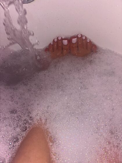 Mijn tenen houden van de bubbels
