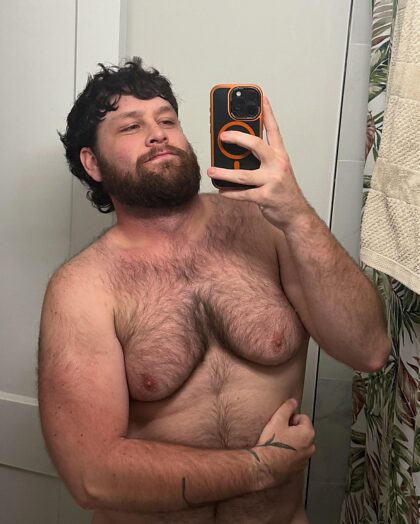Preciso de um namorado urso com quem eu possa transar com caras