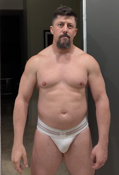 Tu aimes papa en jockstrap ?